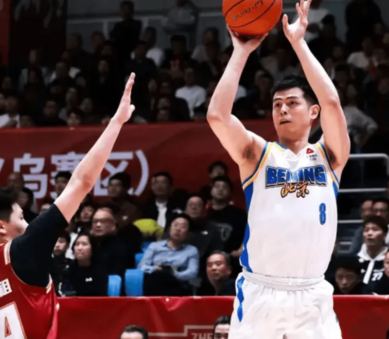 开云体育官方网-陈盈骏7中4得到14分3助攻3失误，方硕4中0得到0分2助攻