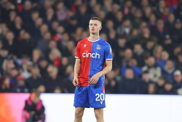 开云体育app下载-7000万英镑！曼联抢水晶宫中场新星，利物浦切尔西加入争夺|沃顿|斯科特-沃顿|卡塞米罗|梅努|球员_新浪体育_新浪新闻