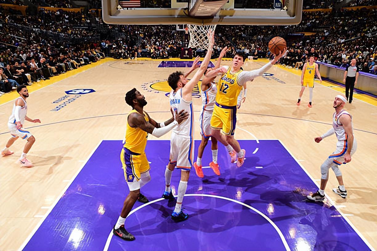 开云体育-能力实在是太平庸了，但侧翼新星竟然能够在湖人坐上先发位置？